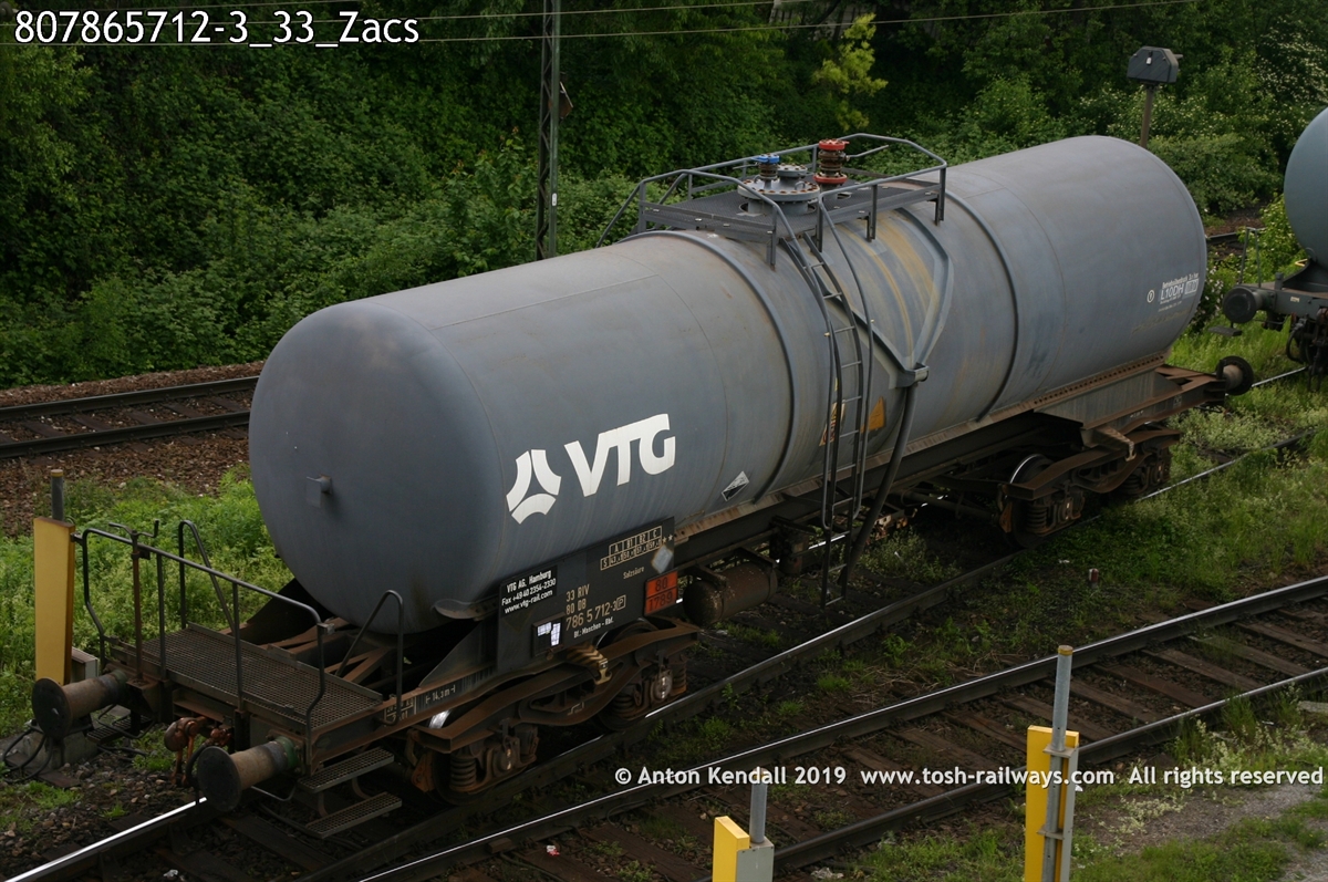 807865712-3_33_Zacs.jpg